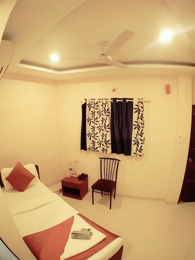מומביי Hotel Sai Residency מראה חיצוני תמונה